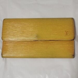 Louis Vuitton Yellow Epi Sarah Wallet